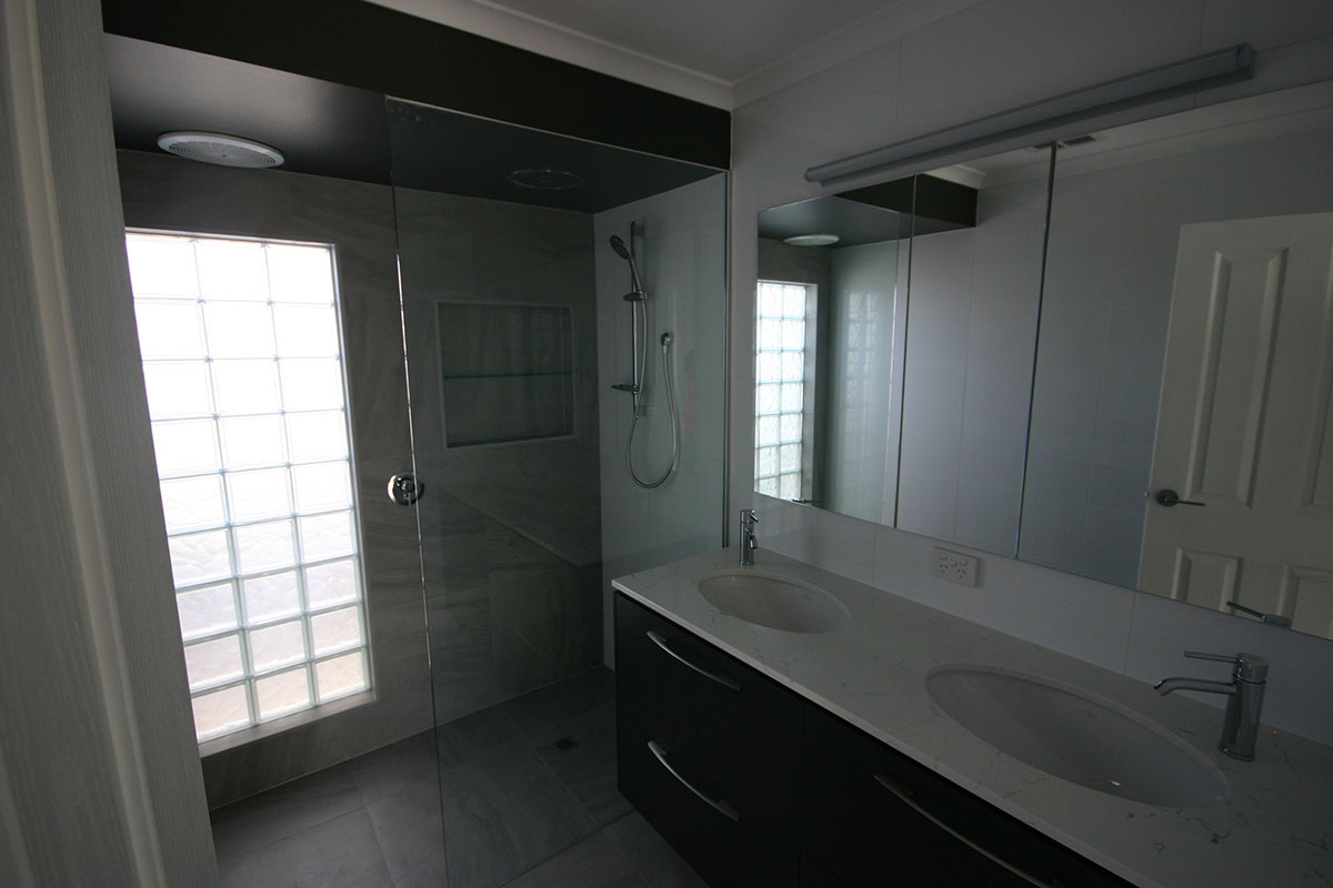 bathroom-hillside-1
