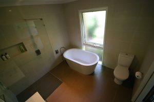 bathroom-montmorency-2