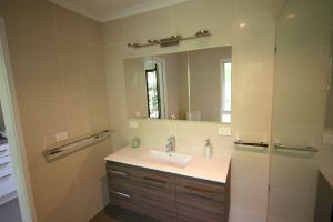 bathroom-montmorency-3