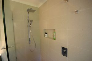 bathroom-montmorency-6